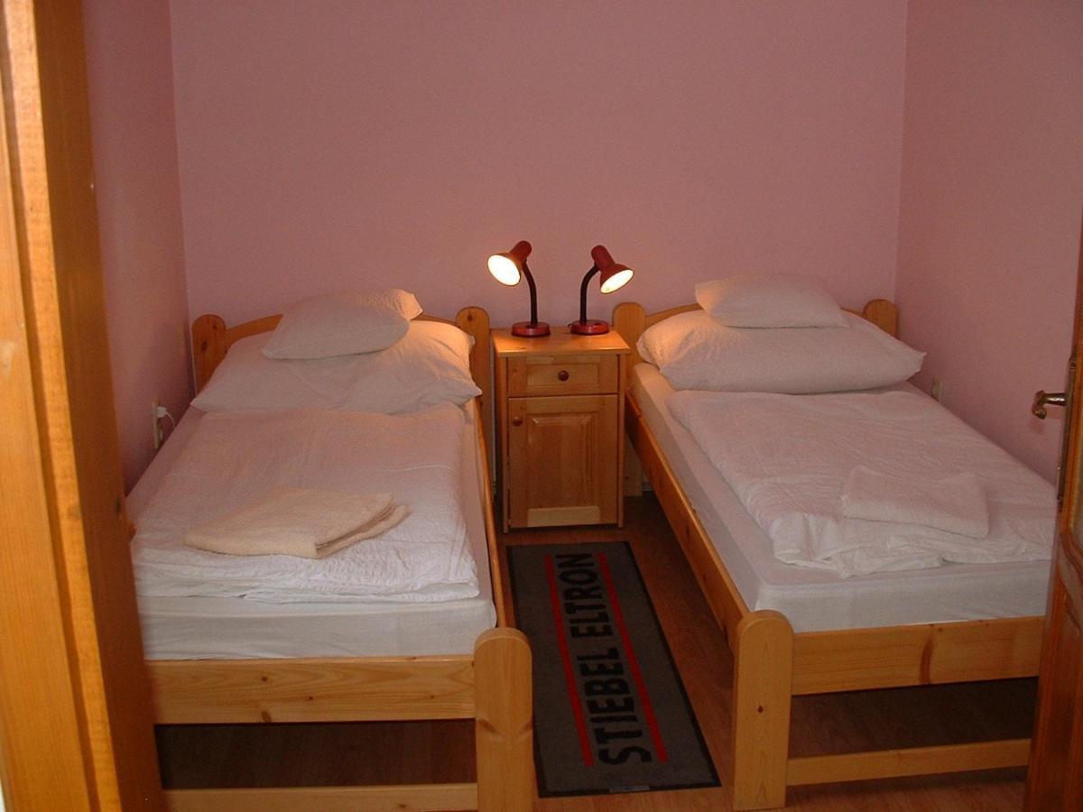 Apartmanhaz Cedrus 8 زلاكاروس الغرفة الصورة